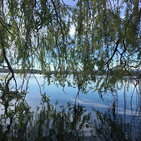 Appartamento Miralago Con Giardino Sul Lago Gavirate Exteriör bild