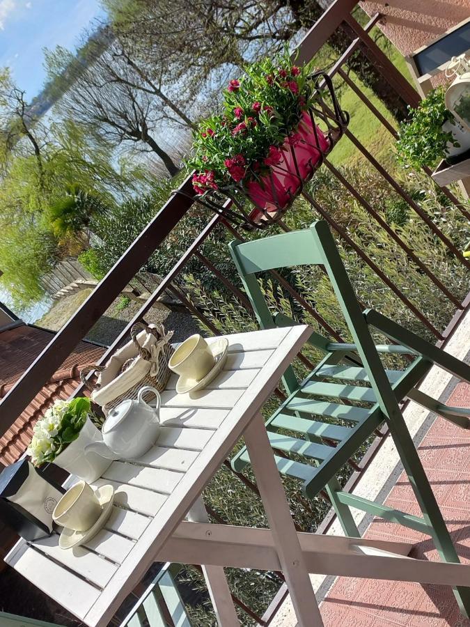 Appartamento Miralago Con Giardino Sul Lago Gavirate Exteriör bild