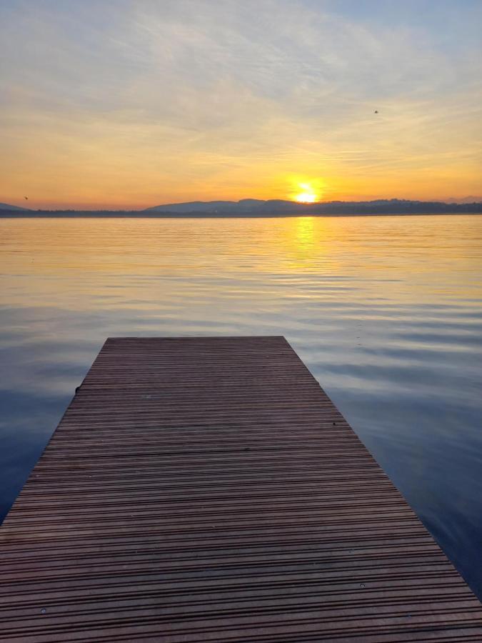 Appartamento Miralago Con Giardino Sul Lago Gavirate Exteriör bild