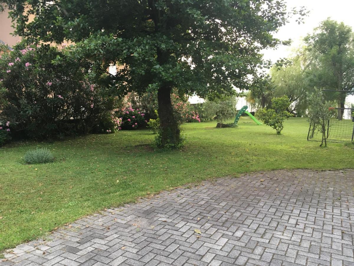Appartamento Miralago Con Giardino Sul Lago Gavirate Exteriör bild