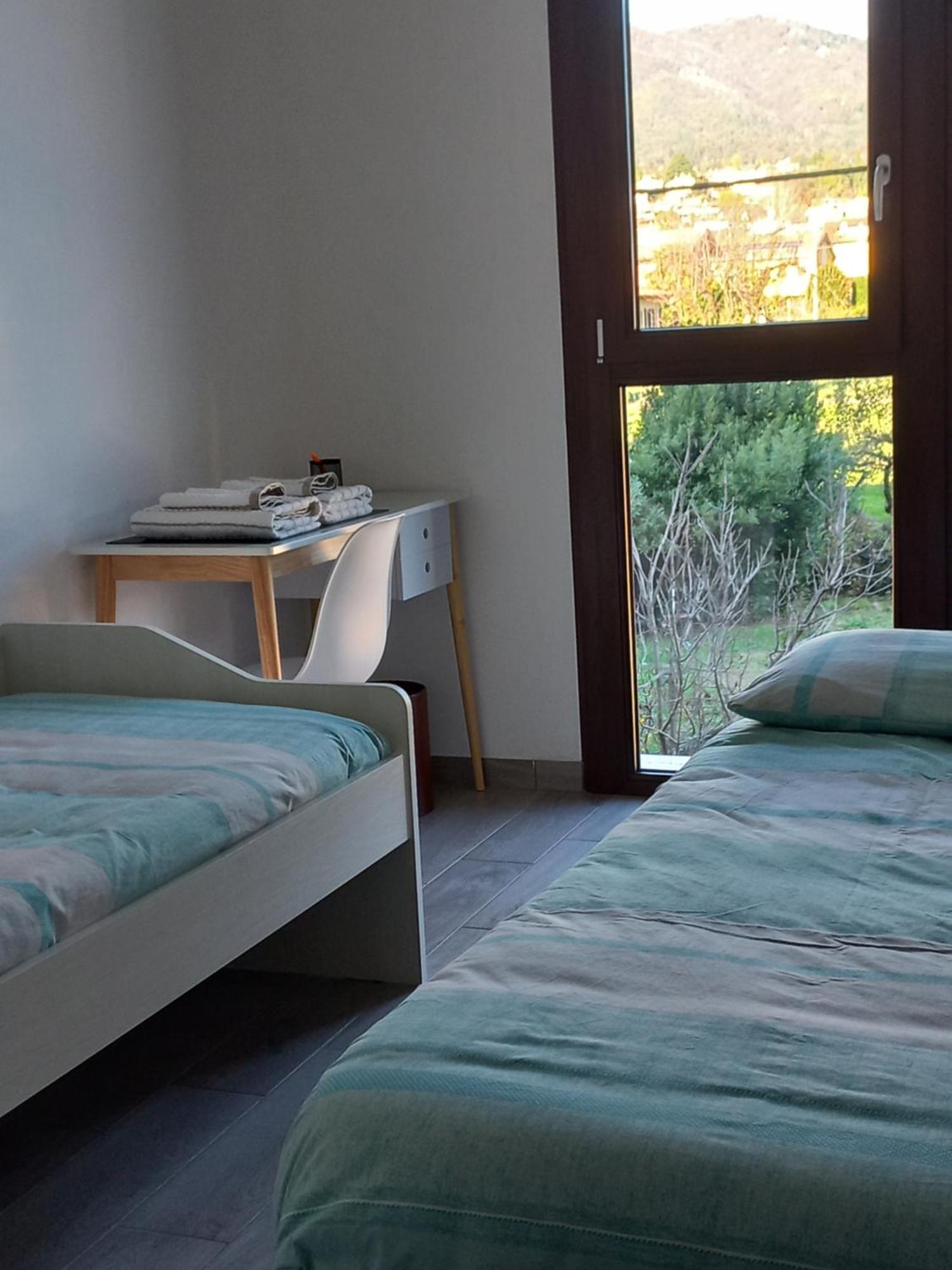 Appartamento Miralago Con Giardino Sul Lago Gavirate Exteriör bild