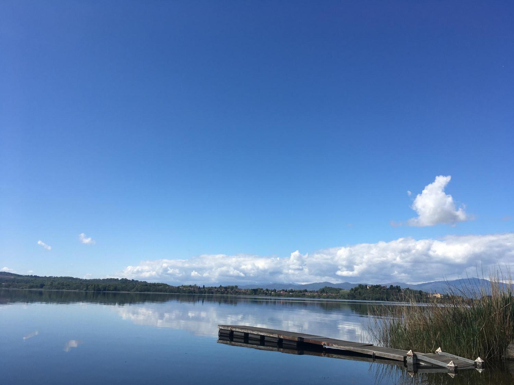 Appartamento Miralago Con Giardino Sul Lago Gavirate Exteriör bild